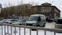 В центре Новосибирска женщина выпала из окна девятиэтажки