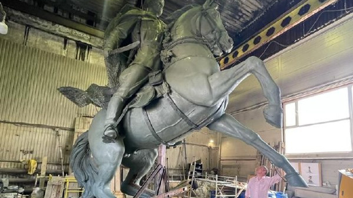 «Что ни памятник, то лошадь»: жители Уфы — о скульптуре, которую Хабиров хочет установить на Советской площади