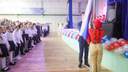 В Красноярском крае заказали флаги и гербы для школ на 25 млн рублей. Там есть и настольные флажки