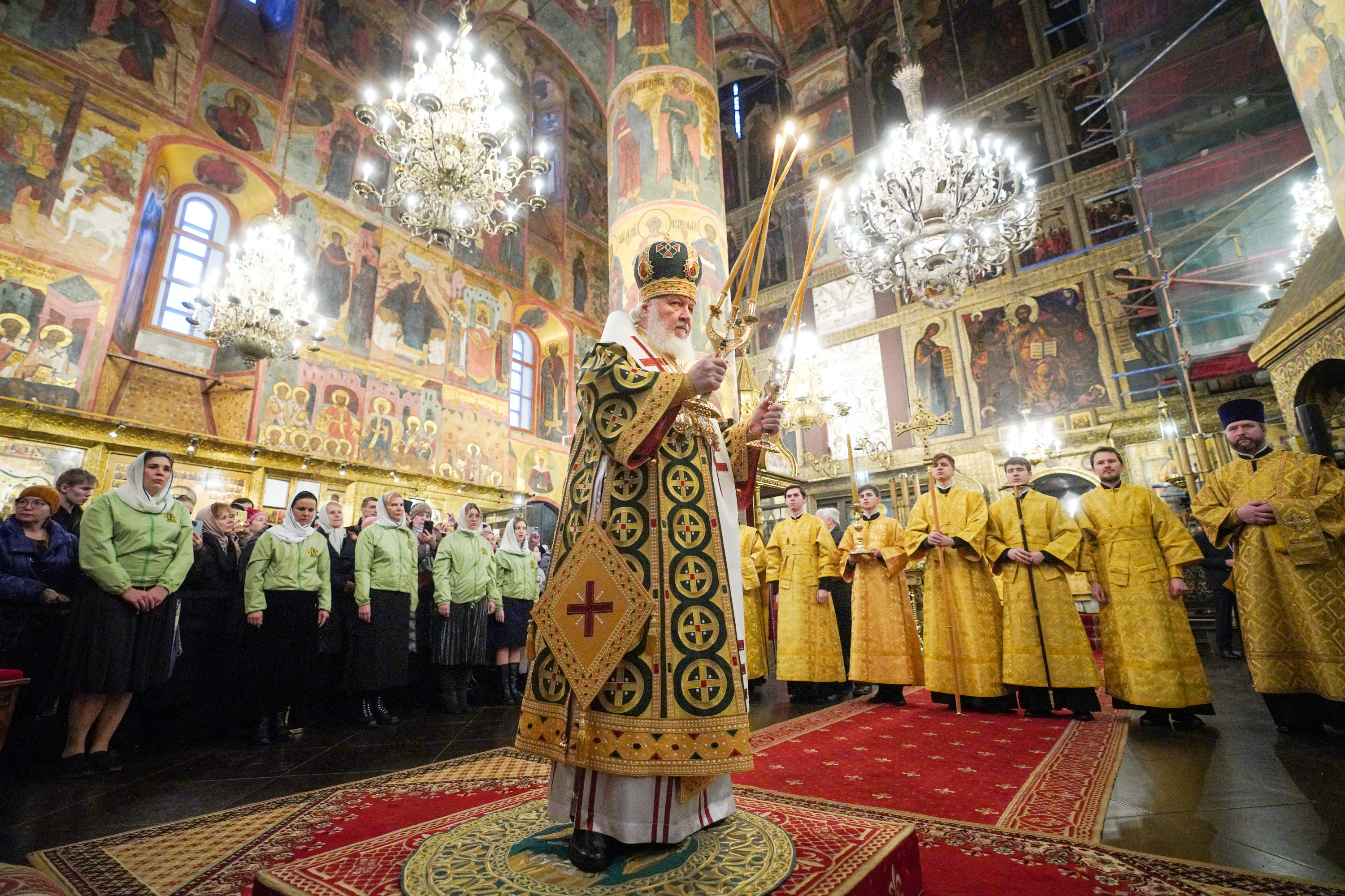 Патриарх Кирилл предложил установить рождественское перемирие