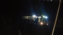 «Вовремя я в магазин вышел»: рухнувший в овраг троллейбус на севере Волгограда сняли на видео