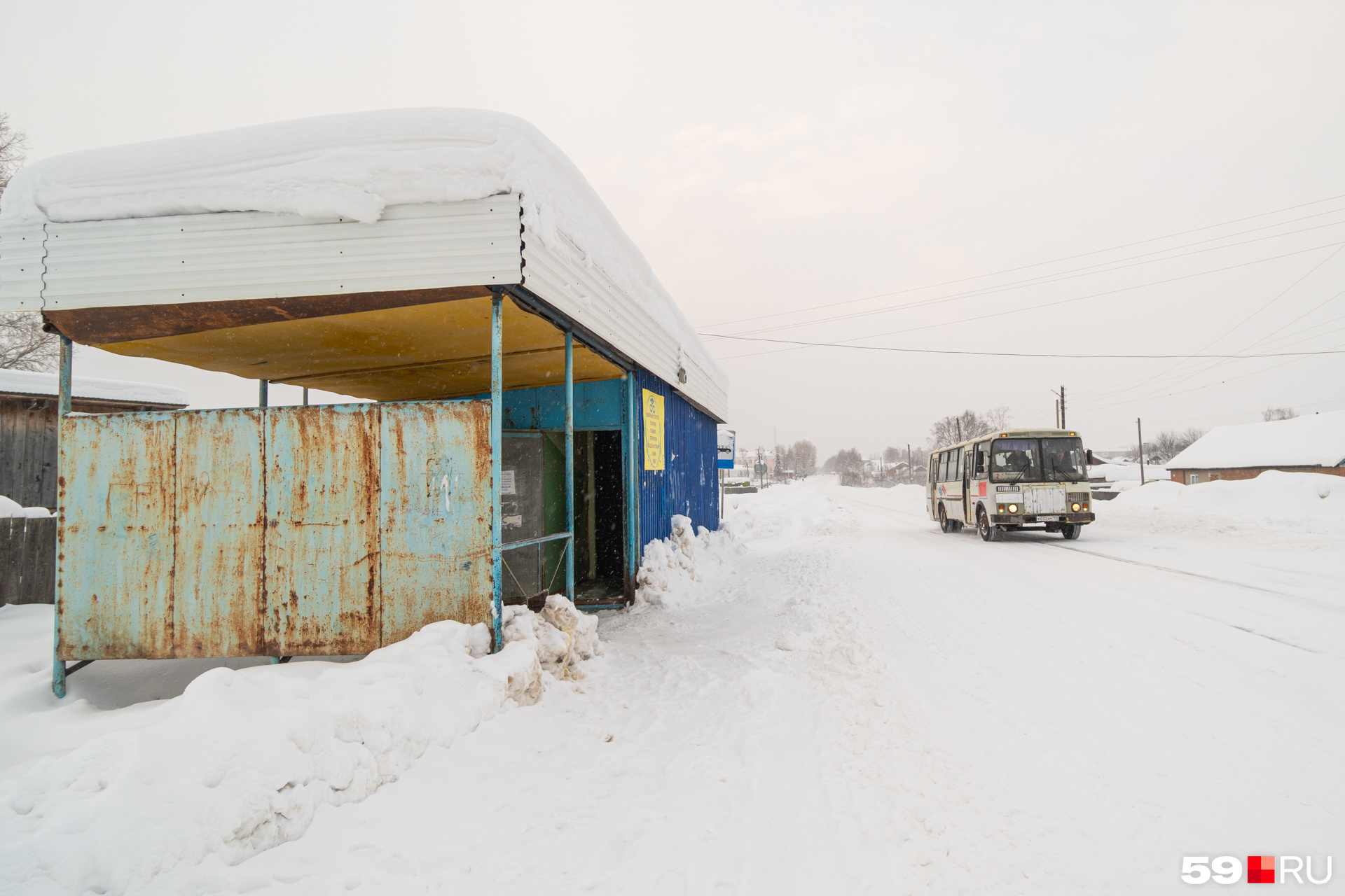 По второму маршруту курсируют старенькие пазики По второму маршруту курсируют старенькие пазики