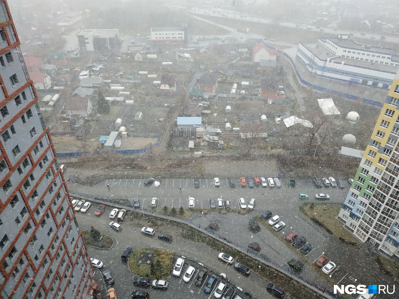 Метель поднялась в Новосибирске: фото и видео, как город засыпает снегом