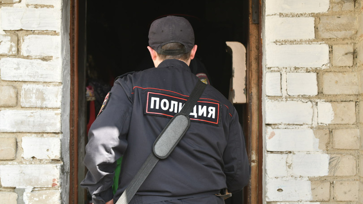 На Урале вынесли жесткий приговор полицейскому и его другу. Они изнасиловали 12-летнюю девочку