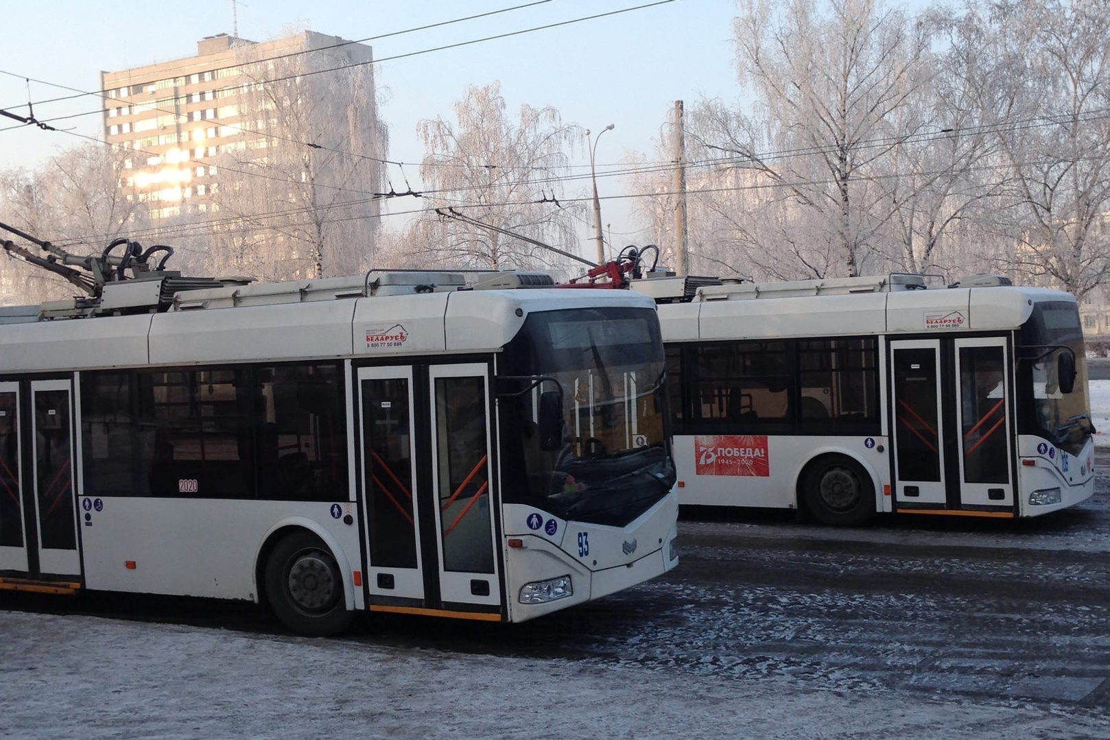 Маршрут 13 троллейбуса тольятти. Троллейбус Тольятти. Новый троллейбус. Последний троллейбус. Новогодний троллейбус.
