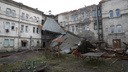 Шесть новосибирских семей из общежития с сорванной крышей получат по 100 тысяч