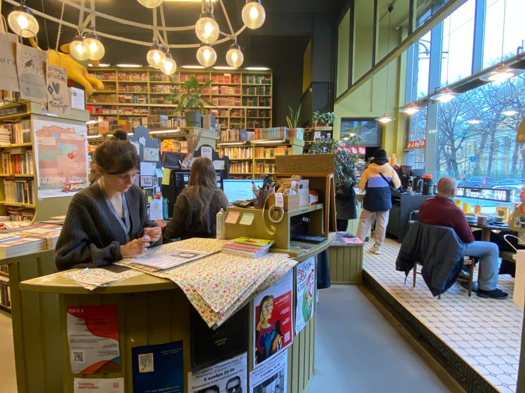 «Подписные издания» — один из самых любимых книжных магазинов у петербуржцев