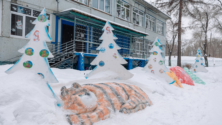 Новый год в Кемерове: фоторепортаж о том, как готовятся к празднику в детсадах и школах