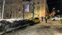 «Говорит, уснул за рулем»: в центре Челябинска две машины после столкновения вылетели в сквер