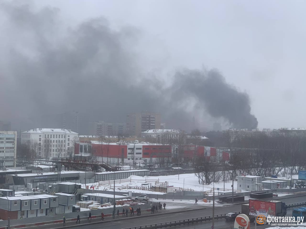 Фото и видео пожара на складе на улице Добролюбова, 1, в Москве 10 января  2023 г. - 10 января 2023 - ФОНТАНКА.ру