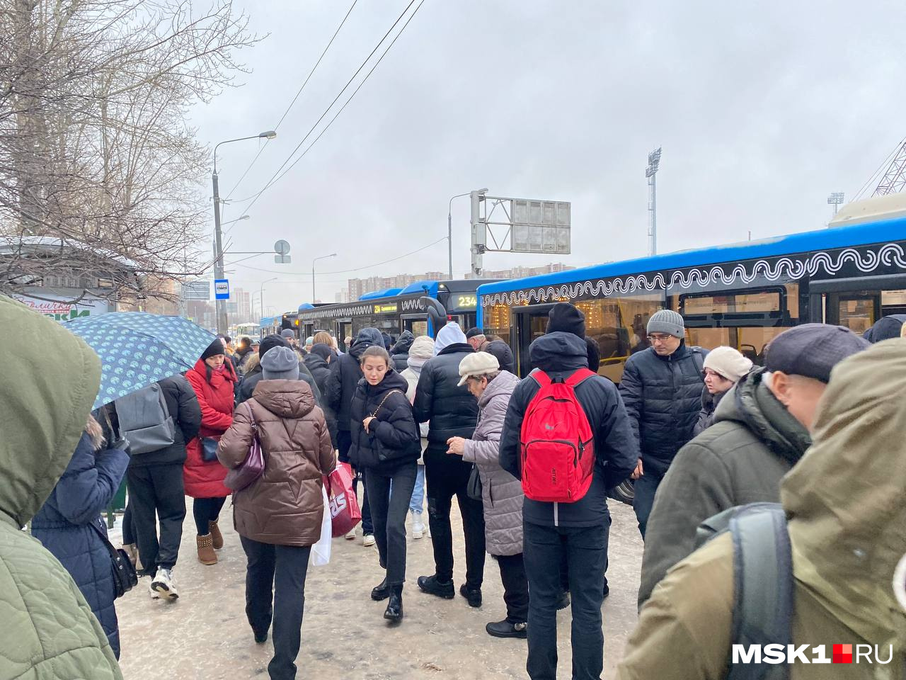 Поезда не ходят на части фиолетовой ветки метро в Петербурге