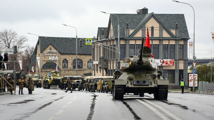 «Недомогание связано с волнением»: в правительстве рассказали, что случилось с участником парада в Нижнем Новгороде