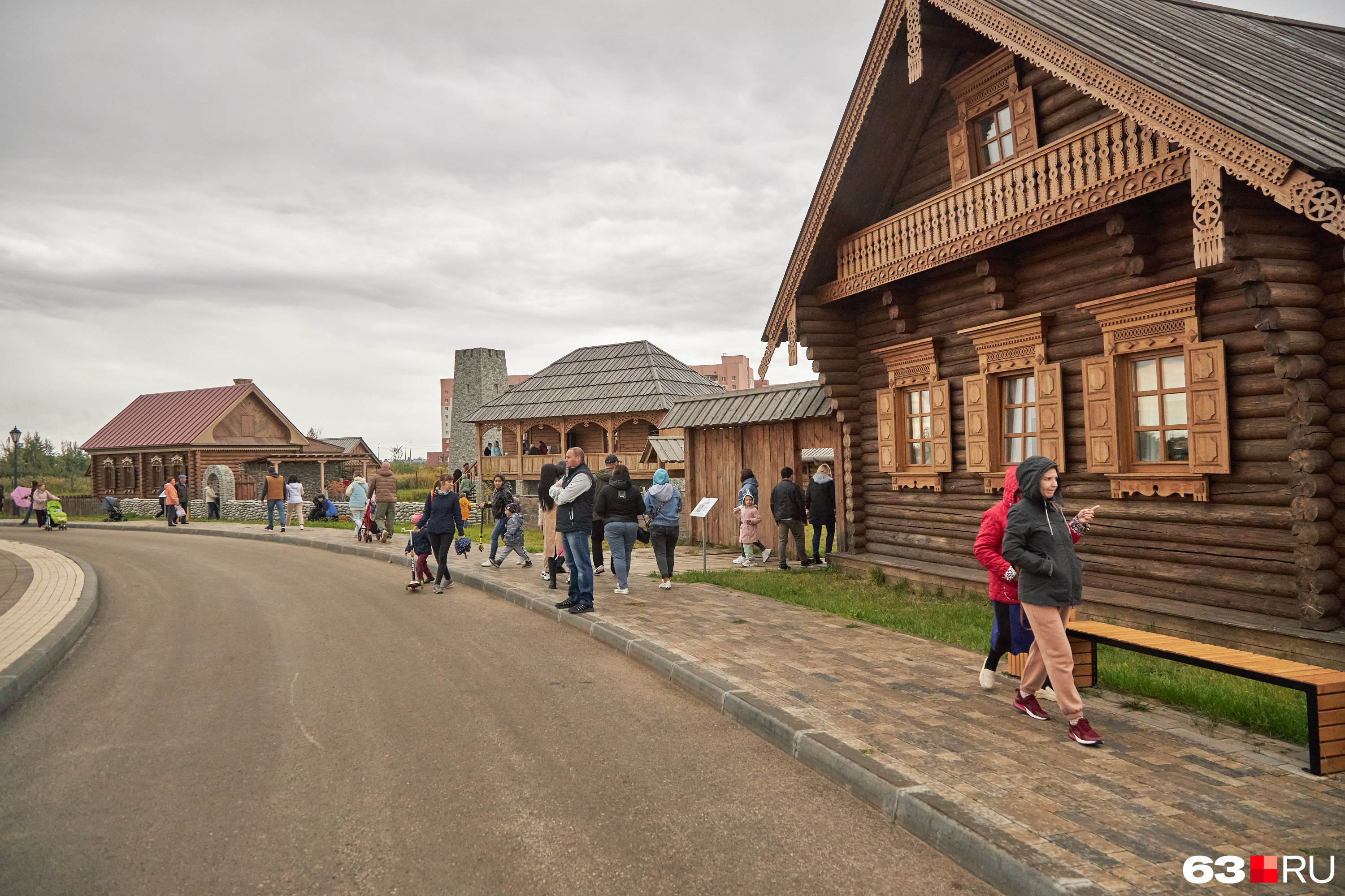 Самара этнопарк дружбы. Этнопарк дружбы народов. Этнопарк дружбы народов Самара. Парк дружбы народов Самара Мордовский дом. Парк дружбы народов Самара панорама.