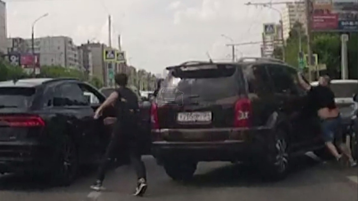 Погоня со стрельбой произошла в Красноярске. Авто нападавшего взято в лизинг на компанию ж/д перевозок