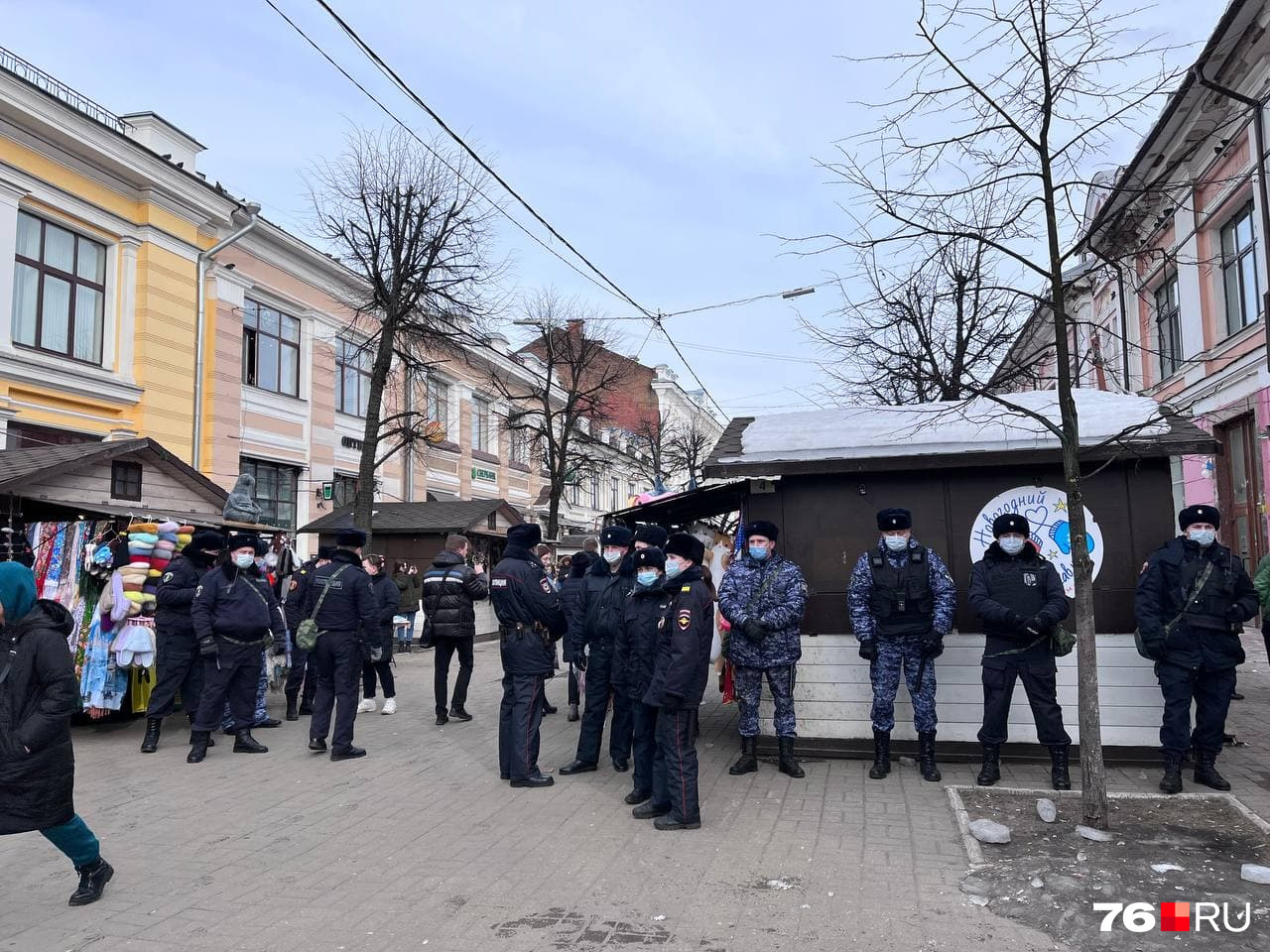 В центре города собрались десятки силовиков В центре города собрались десятки силовиков