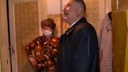 «Чудеса!»: мэра Рыбинска залило водой с чердака во время коммунальной аварии. Видео