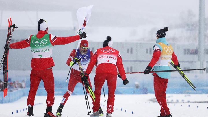 Лыжники, в составе которых — выступающий за Тюменскую область спортсмен, взяли золото на Олимпиаде