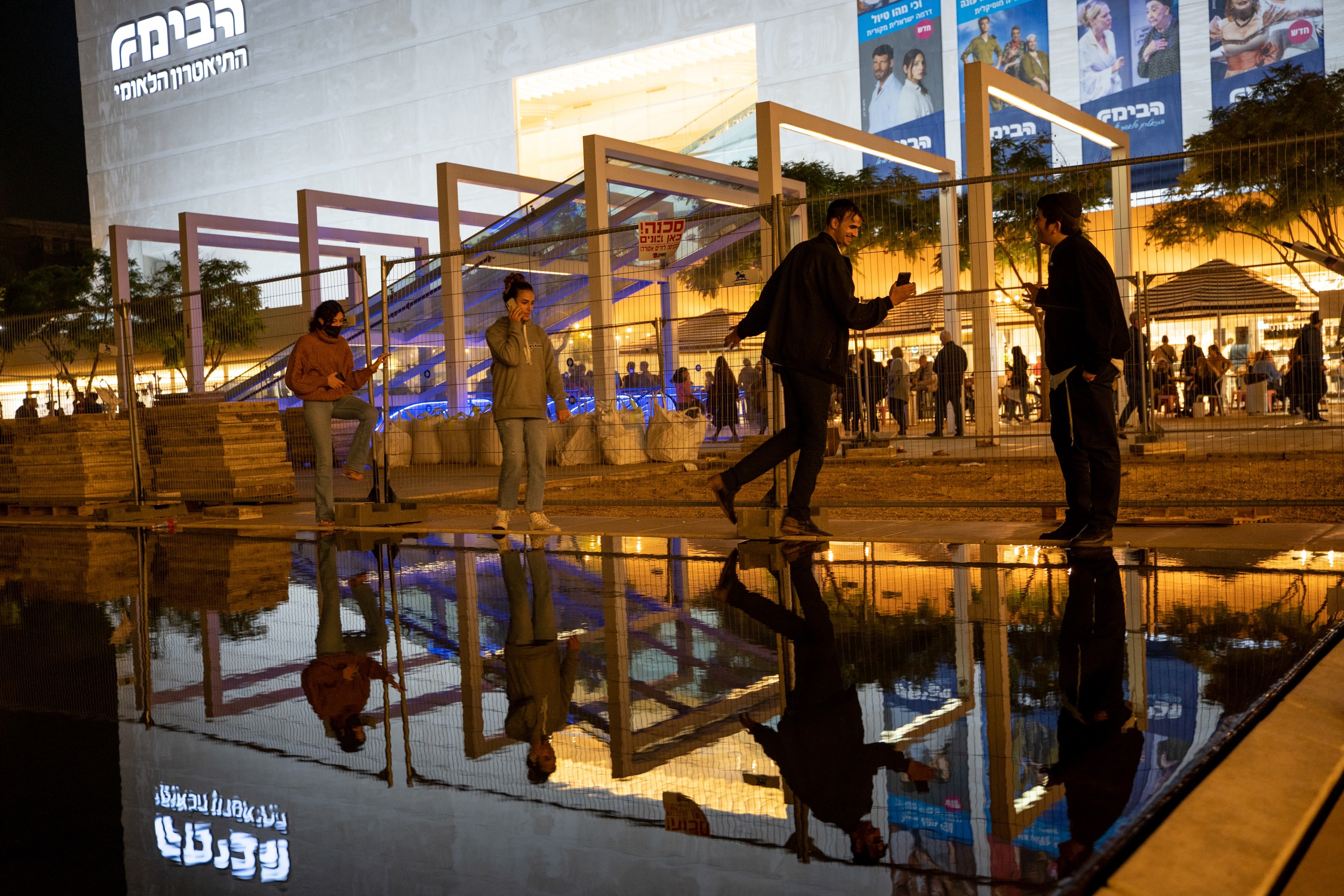 В городах Израиля много общественных пространств, где по вечерам любят гулять местные жители