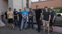 Вахтовикам из Луганска пообещали зарплаты по 140 тысяч, но в итоге их бросили в чужом городе без денег и работы