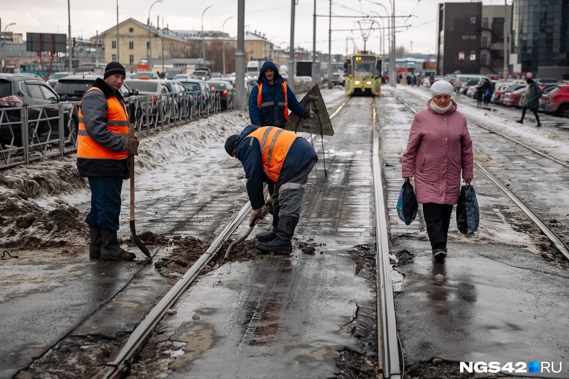 Ремонт трамвайных путей в центре Новокузнецка обойдется в 100 млн рублей. Работы начнут с 1 мая