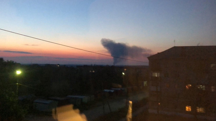 Жители Кизеловского округа задыхаются от лесного пожара. В МЧС говорят, что угрозы населению нет