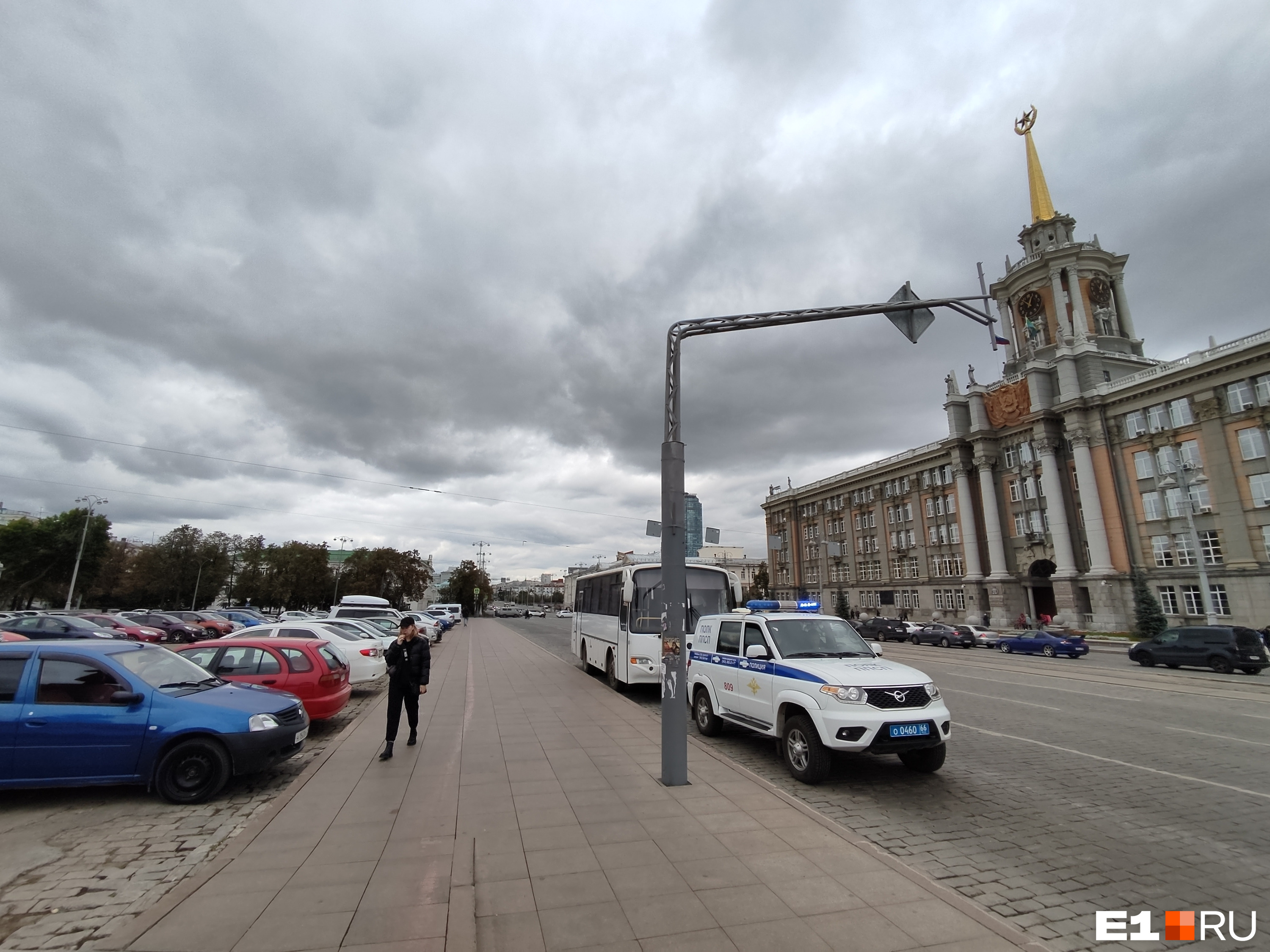 Полицейские ждали протестующих, но никто не пришел Полицейские ждали протестующих, но никто не пришел