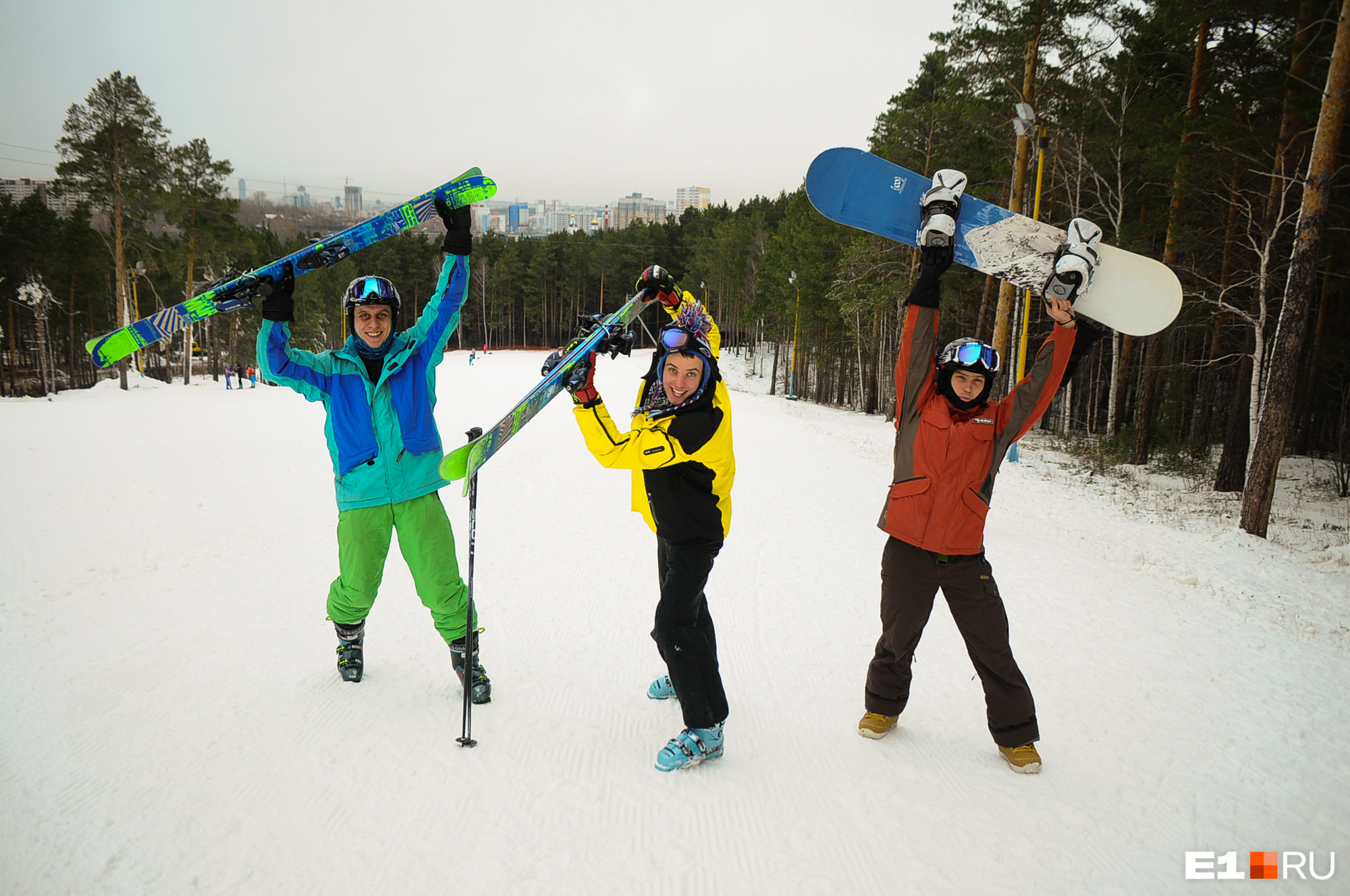 Открытие горнолыжного сезона, уральский Октоберфест и гонки на картах: 28 идей для выходных в Екатеринбурге