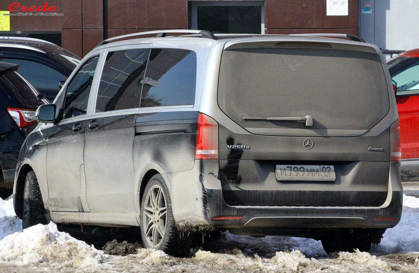 А это — минивэн Mercedes-Benz, предоставленный по контракту А это — минивэн Mercedes-Benz, предоставленный по контракту