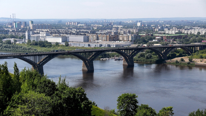 21-летний парень спрыгнул с Молитовского моста в Нижнем Новгороде