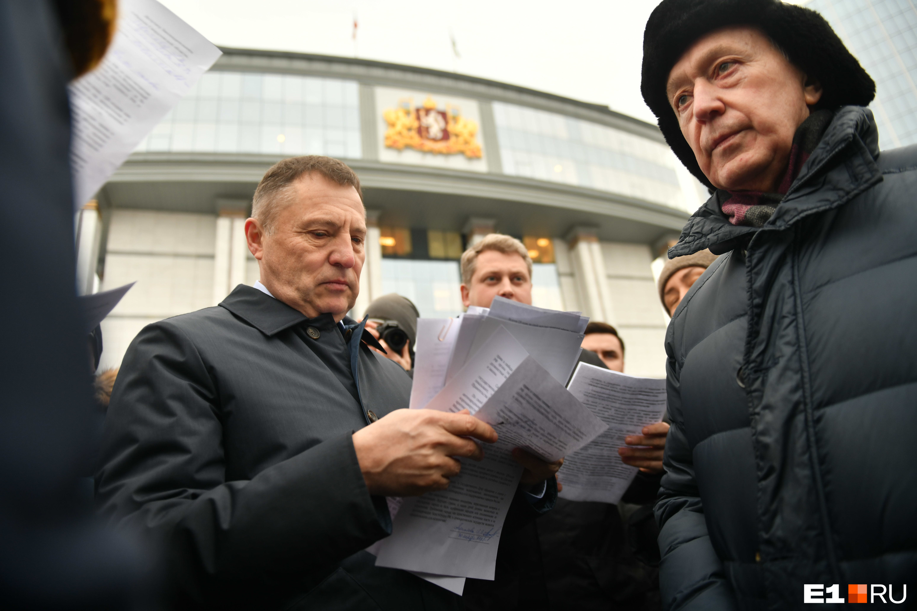 Еще пару лет назад Вячеслав Вегнер ратовал за возвращение прямых выборов мэра, а сегодня грозит «ставить врагов к стенке»