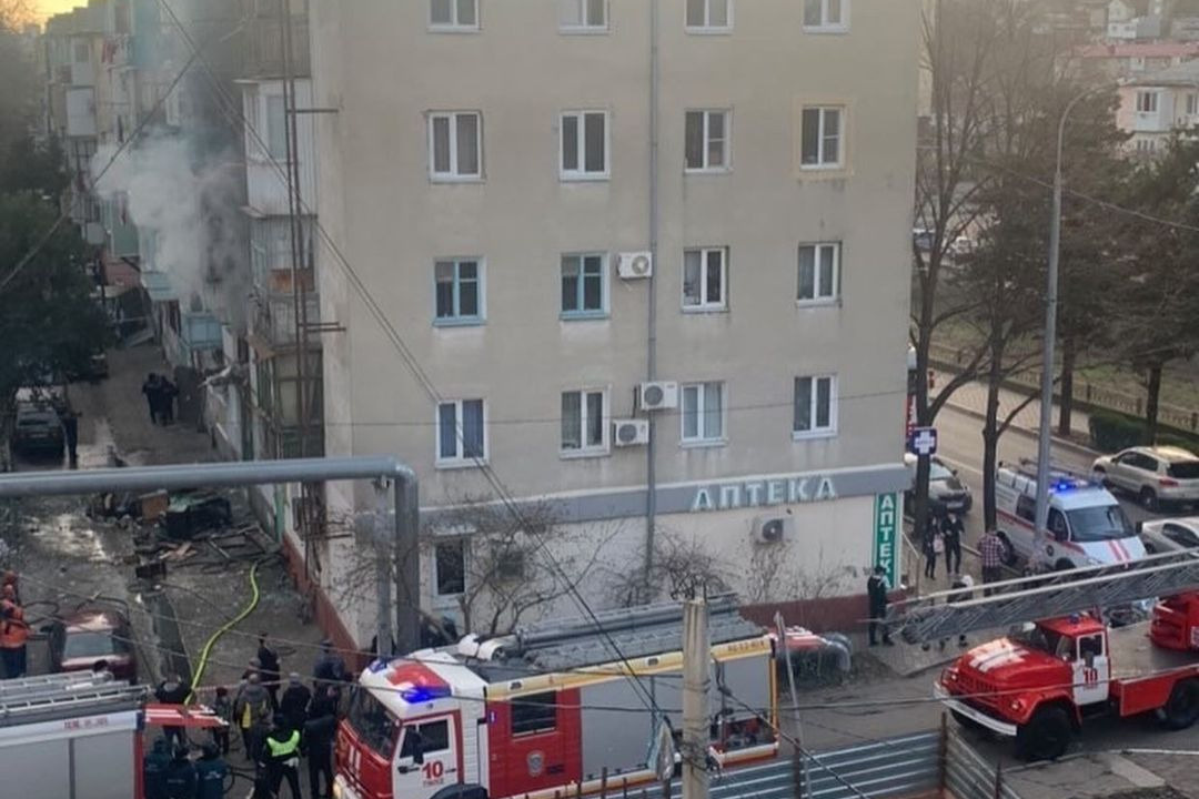 Пожар в туапсе сегодня последние свежие новости. Фрунзе 26 Туапсе. Пожар в Туапсе.