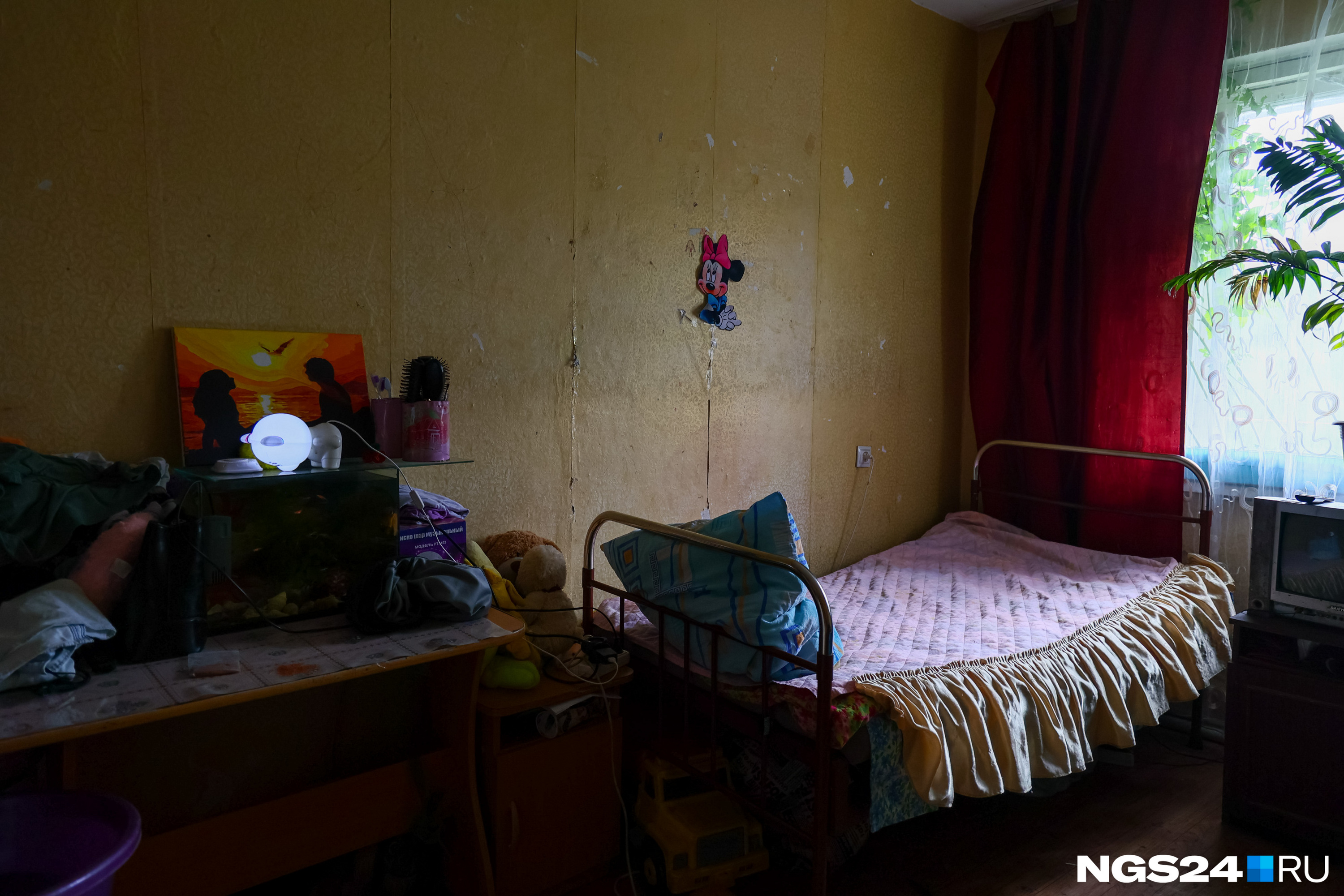 В такой обстановке люди живут по 10 лет и больше В такой обстановке люди живут по 10 лет и больше