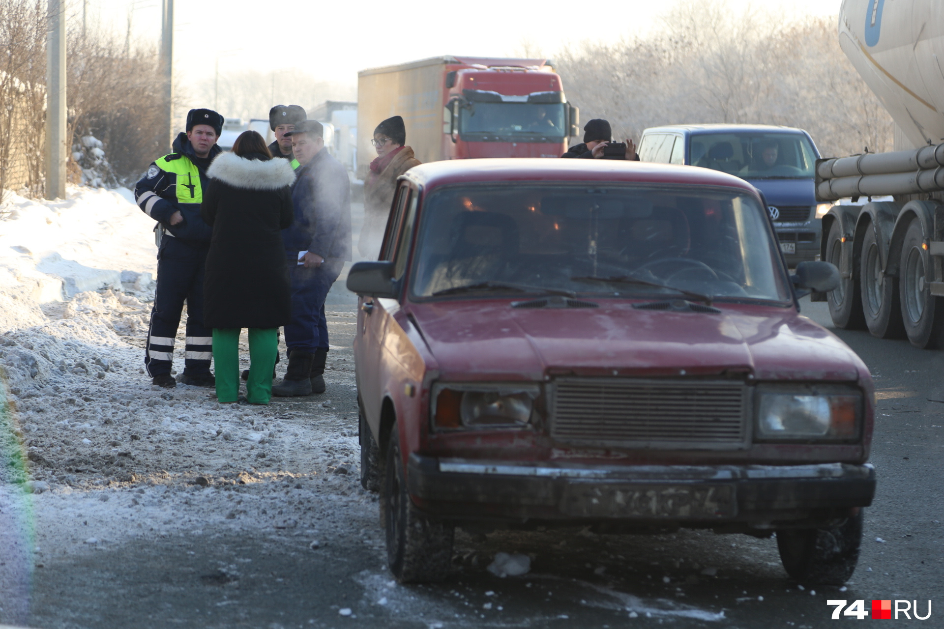 Еще один участник аварии — девушка на «семерке» Еще один участник аварии — девушка на «семерке»