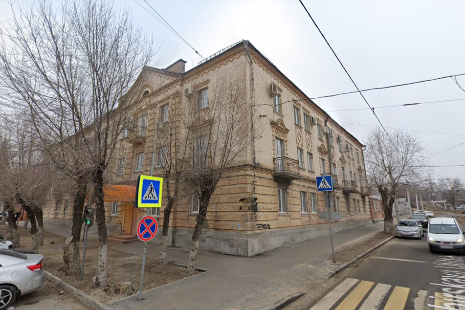 Дом был построен в 50-е годы прошлого века Дом был построен в 50-е годы прошлого века