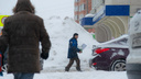 Сугробы выше людей: проверяем, как чистят Архангельск, который завалило снегом