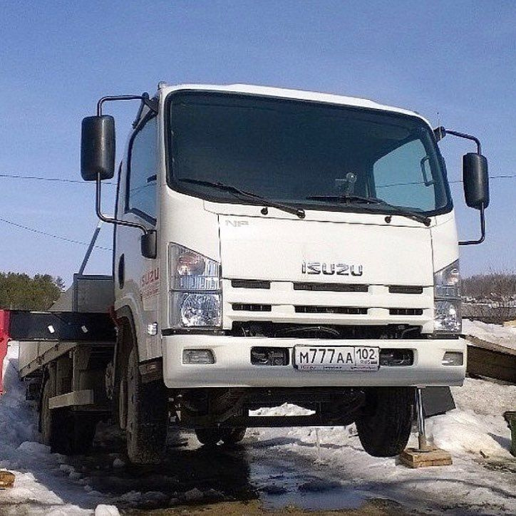 Фото сделано в феврале, а уже в июне номера были на другой машине