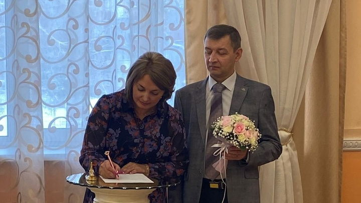 В Кузбассе поженились работники шахты «Листвяжная». Молодожены приняли это решение сразу после трагедии