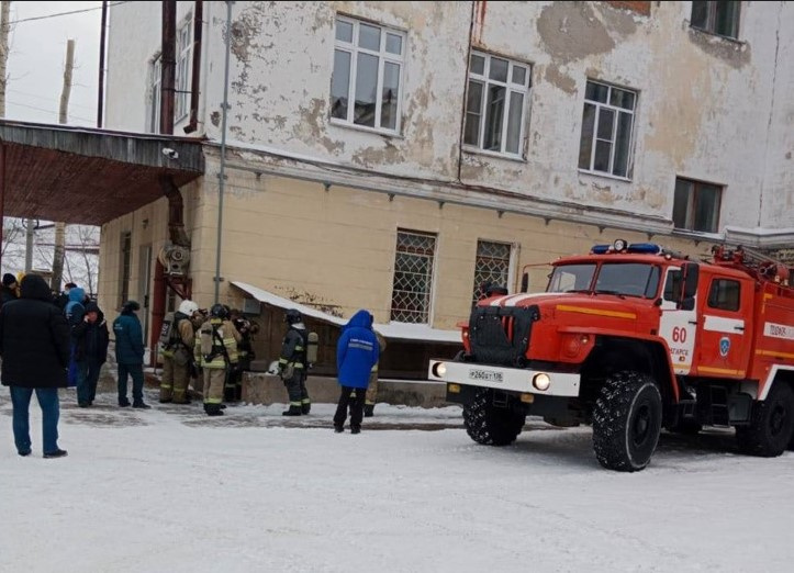 В Ангарске 50 человек эвакуировались из поликлиники из-за пожара
