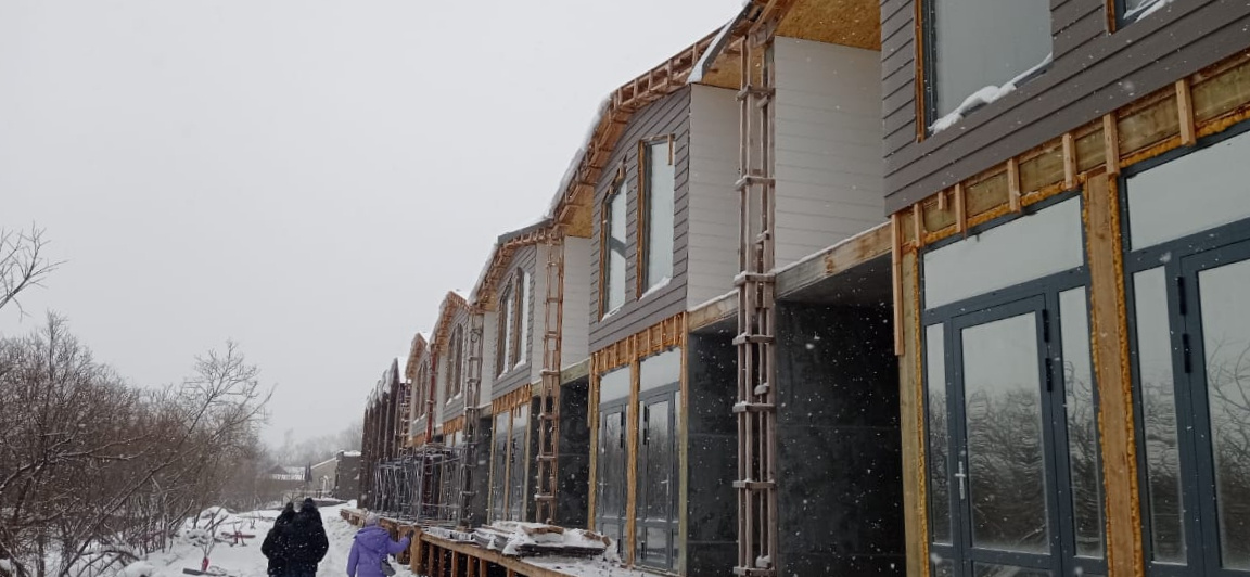 Вот так в конце января выглядит строящийся отель «Байкал-Аляска»
