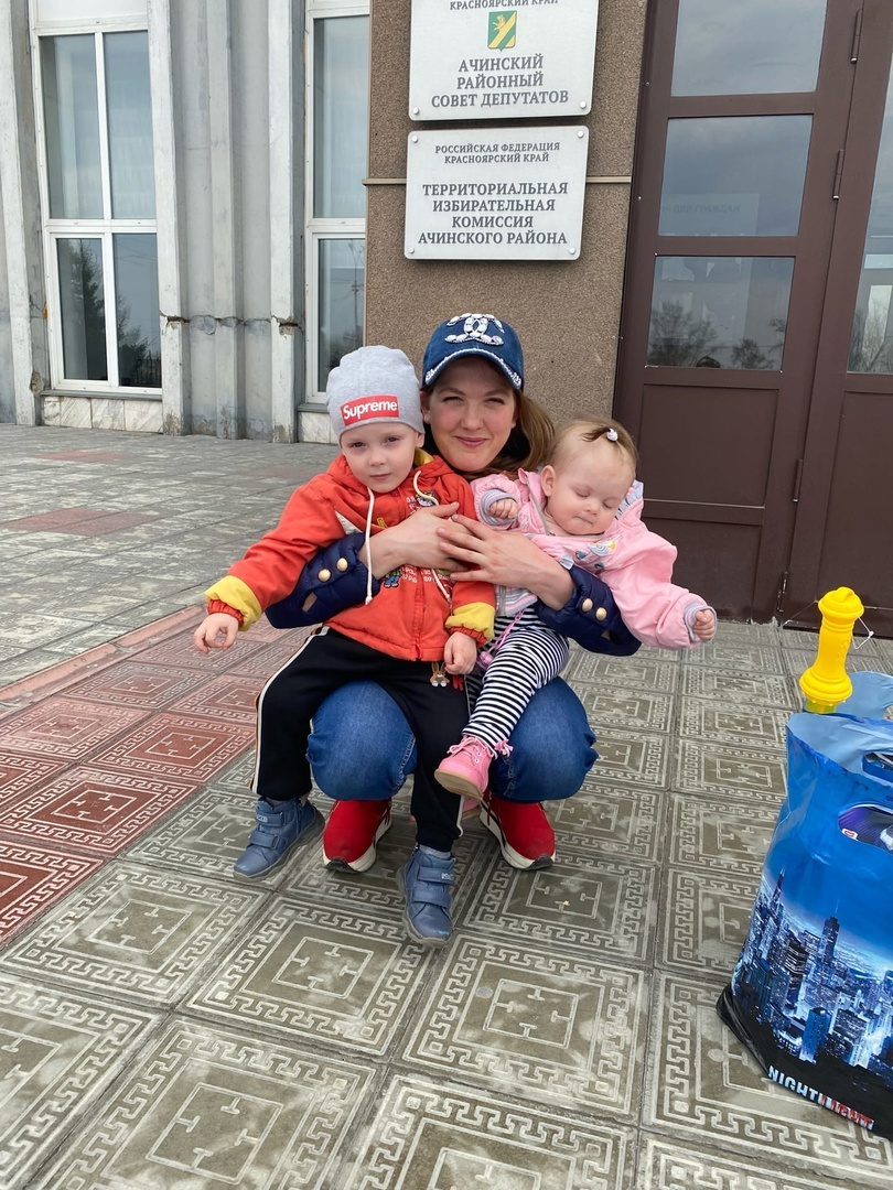 Наталья приехала за сыном Женей в Ачинск, где мальчик воспитывался у опекунов