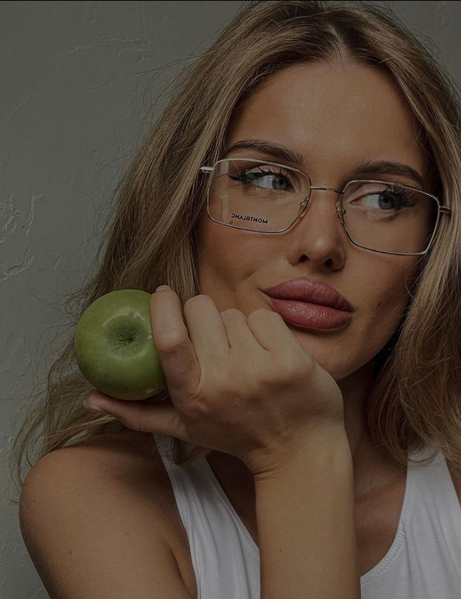 Девушка с детства знала, что она — особенная Девушка с детства знала, что она — особенная