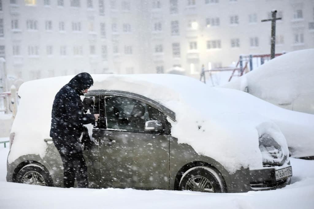 У норильчан начинается борьба со снежной стихией