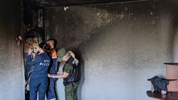 Сотрудники СК Кузбасса выясняют причину гибели трех любителей спиртного. Их тела обнаружили после пожара