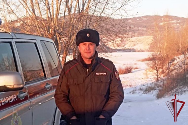 Прапорщик полиции Алексей Лычагин, спасший магазин от пожара