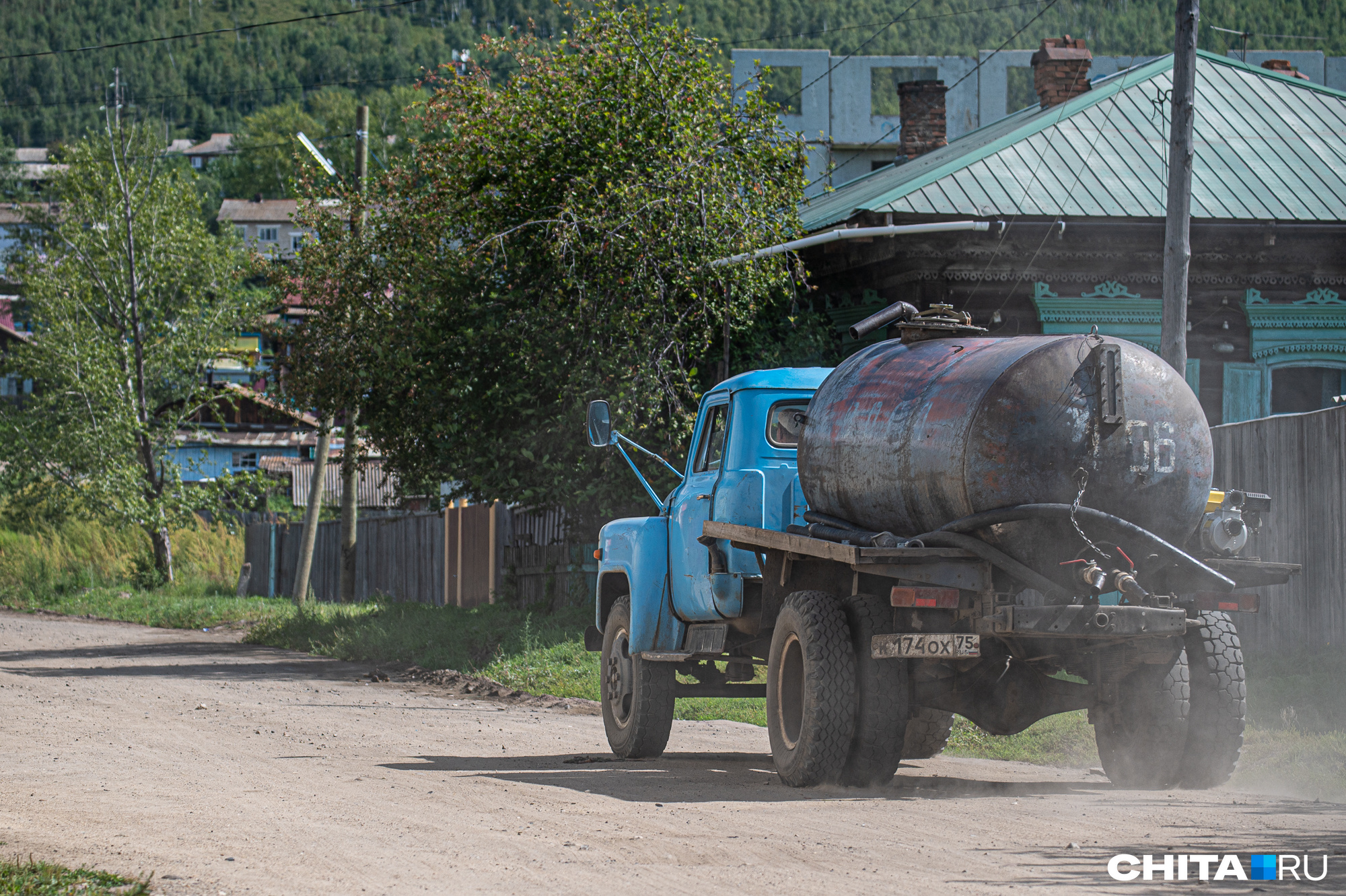 Жители села в Забайкалье остались без воды из-за мобилизации водовозчика