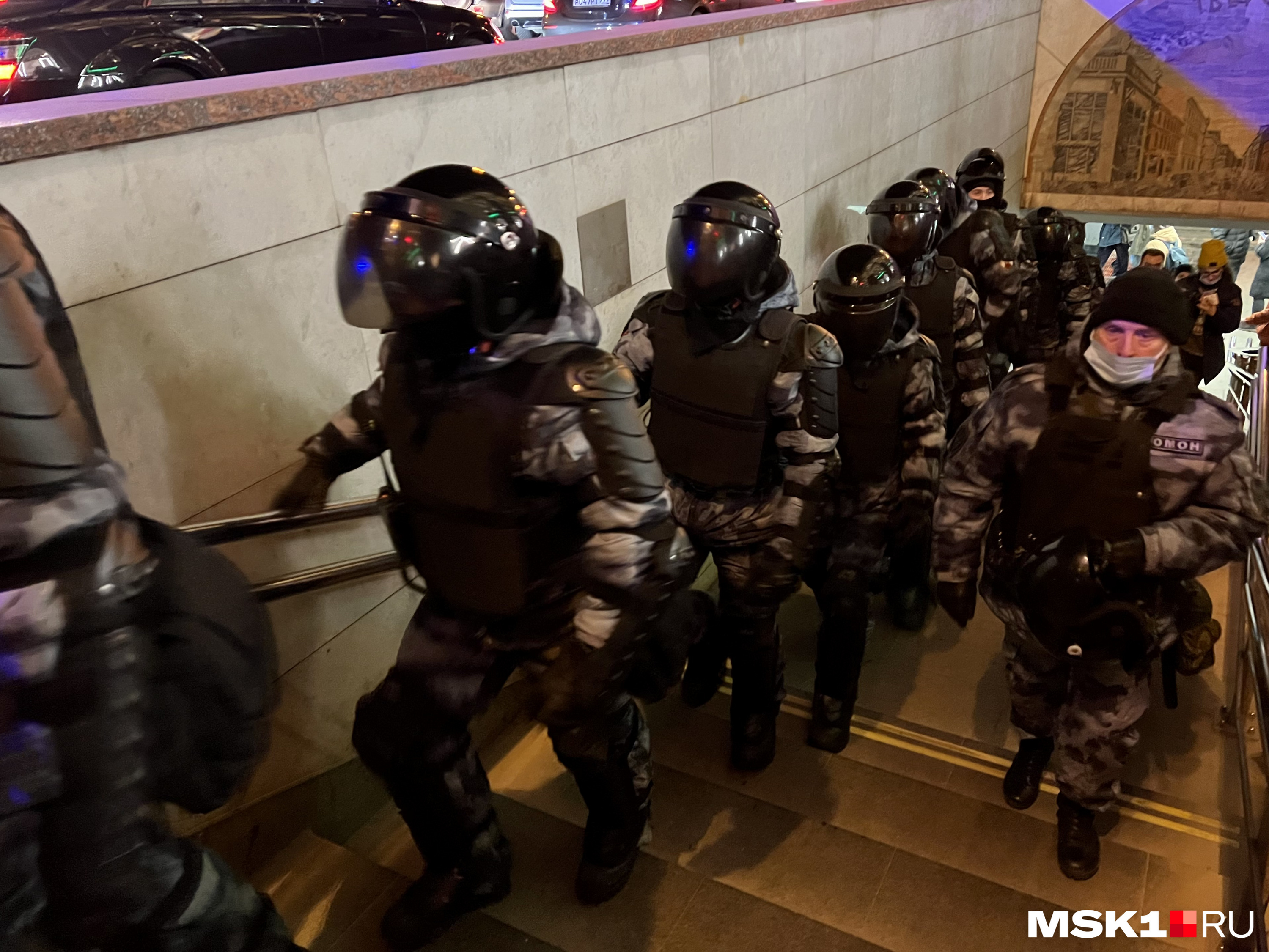 Против войны новости. Массовые задержания в Москве. Полиция на стороне митингующих.