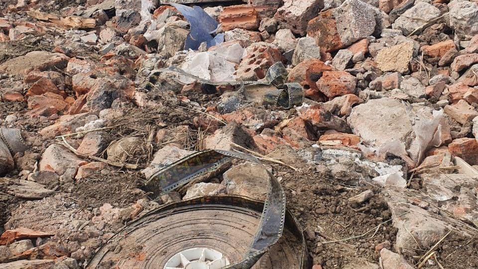 Строительный мусор от разрушенного кинотеатра «Чайка» в Иркутске вывезли на Чертугеевский полуостров