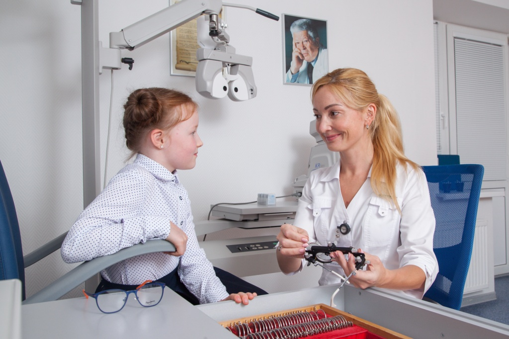 Ортокератологические (ночные) линзы — один из самых эффективных методов безоперационной коррекции зрения и торможения миопии у детей и молодежи