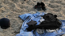 Спасателям пришлось 1,5 часа прочесывать пляж из-за оставленных вещей — на место вызвали полицию