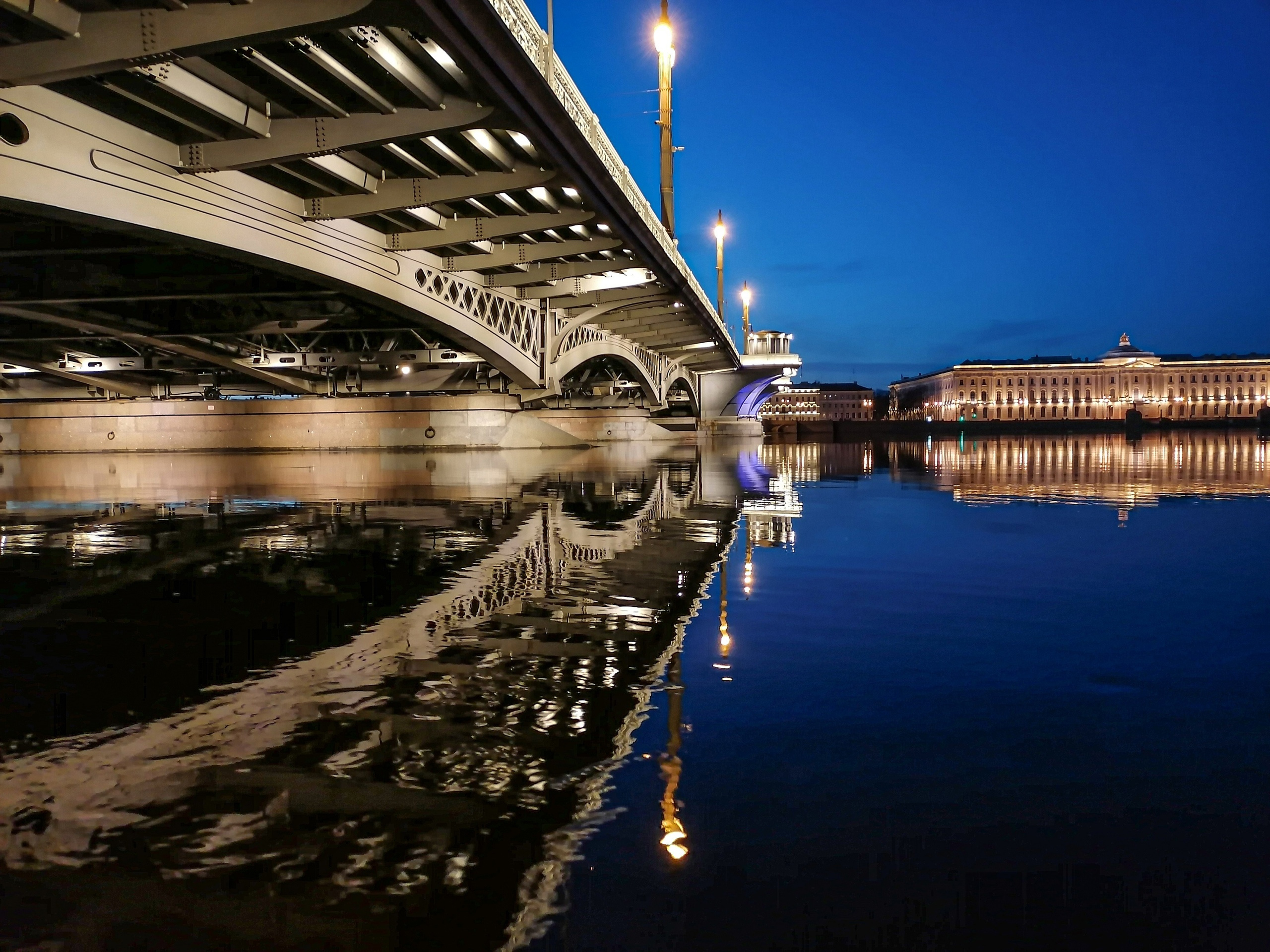 Петербургские мосты разведут в последний раз до весны